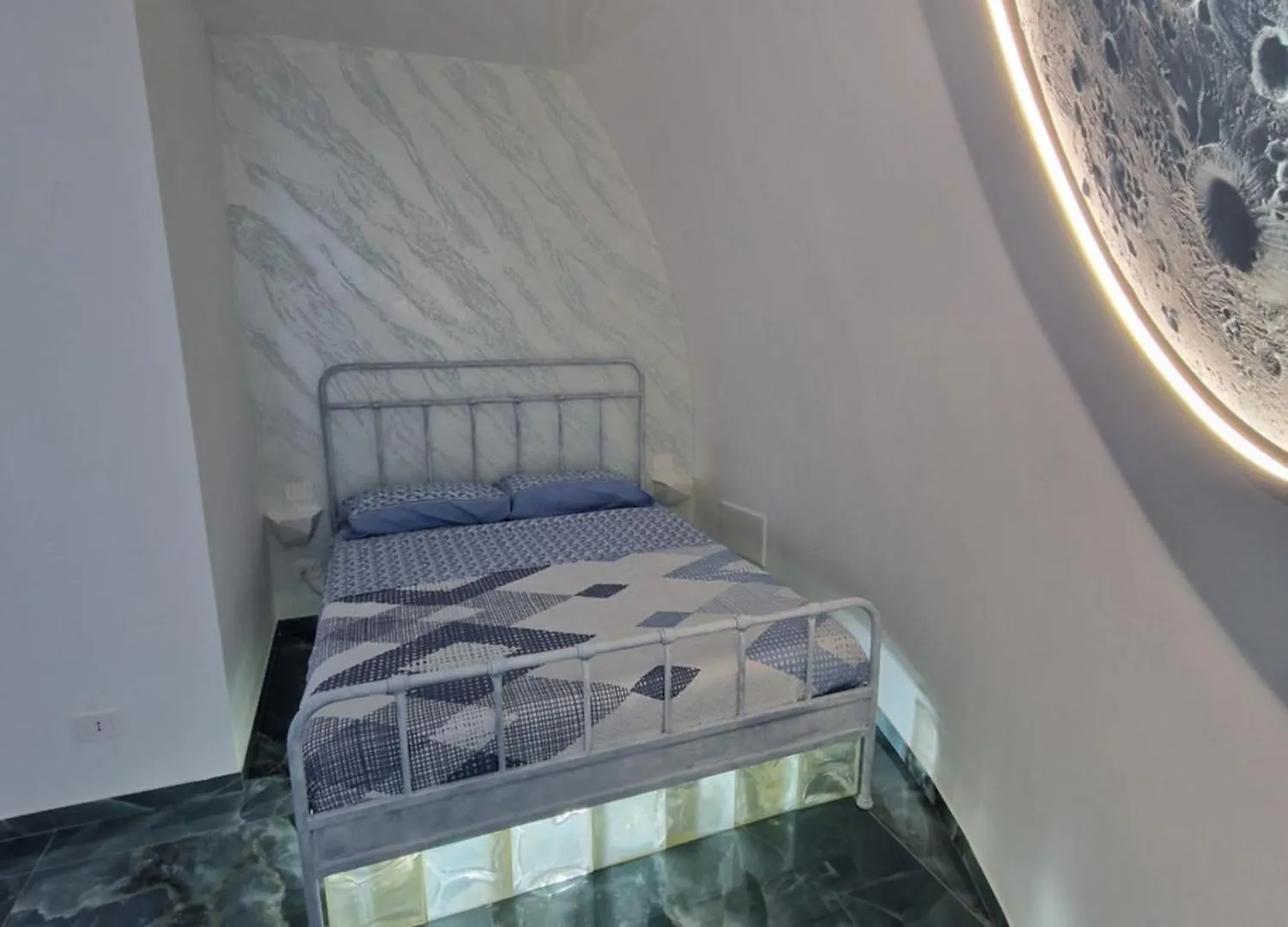 Вилла The Igloo Milano  Милан